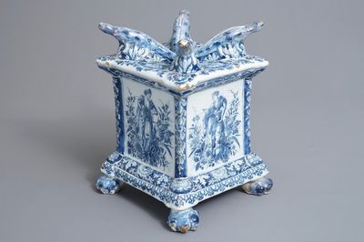 Un base d'une grande tulipière en faïence de Delft bleu et blanc, fin du 17ème