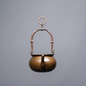 Un bassin à eau de type 'lavabo' en bronze, Flandres, 15ème — photo 5