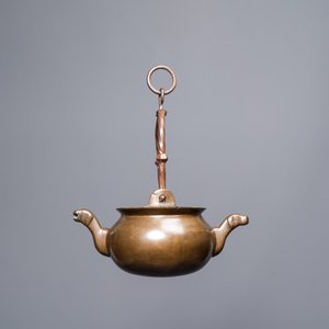 Un bassin à eau de type 'lavabo' en bronze, Flandres, 15ème — photo 6