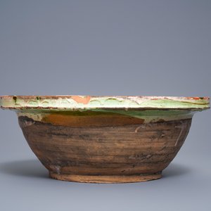 Un bassin en grès porcelaineux émaillé sancai, fin de la dynastie Ming — photo 5