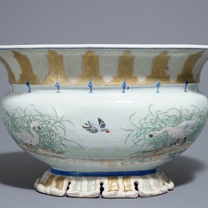 Un bassin en porcelaine de Chine famille rose d’après Pronk, Qianlong, vers 1740 — photo 1