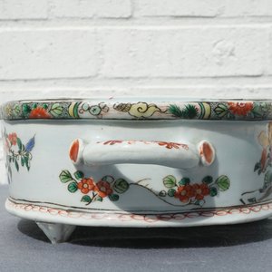 Un bassin tripod en porcelaine de Chine famille verte, Kangxi — photo 14