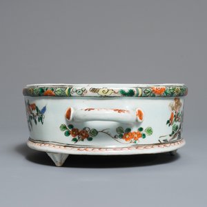 Un bassin tripod en porcelaine de Chine famille verte, Kangxi — photo 5