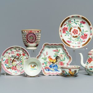 Un bel ensemble d'objets à thé en porcelaine de Chine famille rose, Yongzheng/Qianlong — photo 1