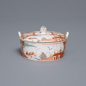 Un beurrier couvert en faïence de Delft doré à décor de chinoiserie, 18ème — photo 2