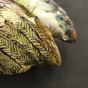 Un beurrier couvert en faïence polychrome de Delft en forme de pluvier, 18ème — photo 11