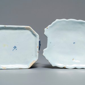 Un beurrier en faïence de Delft bleu et blanc au fretel en forme de raisins, 18ème — photo 7