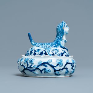 Un beurrier en faïence de Delft en bleu et blanc en forme de sirène, 18ème — photo 4