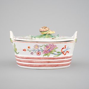 Un beurrier en faïence de Delft polychrome, son frétel en forme d'escargot — photo 4