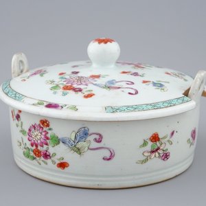 Un beurrier en porcelaine de Chine famille rose, Qianlong, 18ème — photo 1