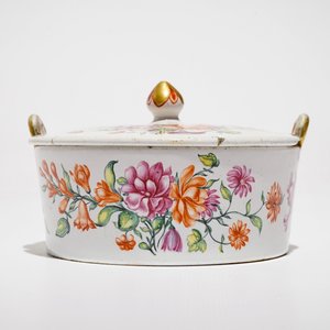 Un beurrier et son couvercle en faïence de Delft petit feu à décor floral, 18ème — photo 4