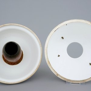 Un bol à chauffer et son couvercle en porcelaine de Chine famille rose, 19/20ème — photo 6