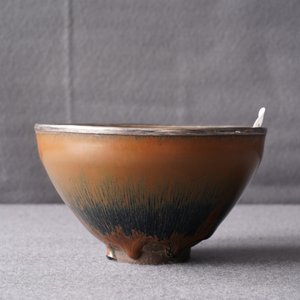 Un bol à thé Jian de type 'fourrure de lièvre' à monture en argent, Chine, Song — photo 13