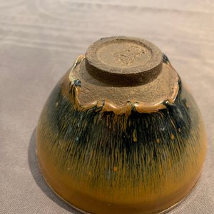 Un bol à thé Jian de type 'fourrure de lièvre' à monture en argent, Chine, Song — photo 20