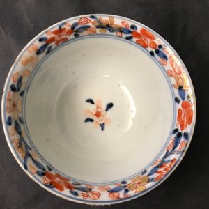 Un bol ajouré à double parois en porcelaine de Chine de style Imari, Kangxi — photo 14