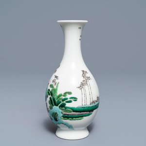 Un bol 'anhua' et un vase en porcelaine de Chine famille verte, marque de Kangxi, 19ème — photo 4