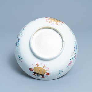 Un bol armorié en porcelaine de Chine famille rose, Qianlong — photo 7