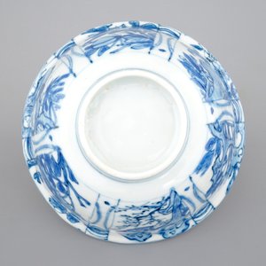 Un bol "au corbeau" en porcelaine de Chine bleu et blanc, Ming, Wanli — photo 7