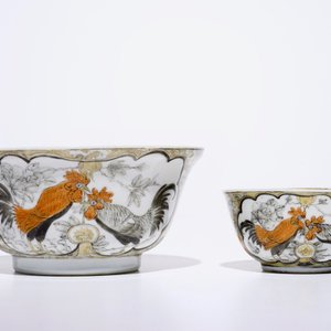 Un bol avec une tasse et soucoupe en porcelaine de Chine grisaille à décor de coqs, Yongzheng — photo 4