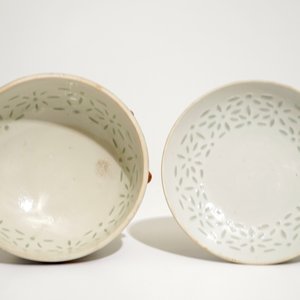 Un bol couvert à décor linglong en porcelaine de Chine famille rose, 19/20ème — photo 6