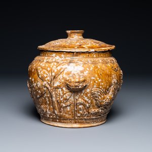 Un bol couvert en grès porcelaineux à émail brun à décor d'un dragon et des cerfs, Vietnam, 15/16ème — photo 5