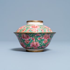 Un bol couvert en porcelaine de Chine Bencharong pour le marché thai, 19ème — photo 2