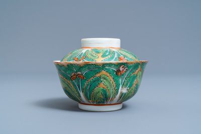 Un bol couvert en porcelaine de Chine Bencharong pour le marché thai, 19ème