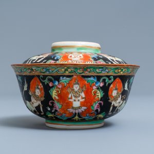 Un bol couvert en porcelaine de Chine Bencharong pour le marché thai, 19ème — photo 3