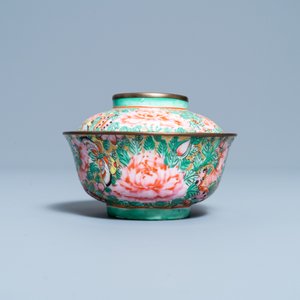 Un bol couvert en porcelaine de Chine Bencharong pour le marché thai, 19ème — photo 2