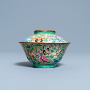 Un bol couvert en porcelaine de Chine Bencharong pour le marché thai, 19ème — photo 3