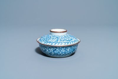 Un bol couvert en porcelaine de Chine 'Bleu de Hue' pour le Vietnam, 19ème
