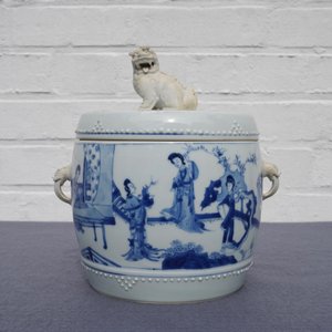 Un bol couvert en porcelaine de Chine bleu et blanc, Kangxi — photo 17