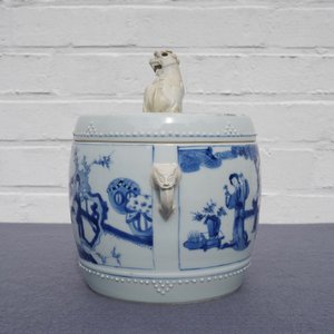 Un bol couvert en porcelaine de Chine bleu et blanc, Kangxi — photo 20