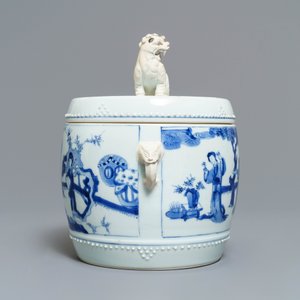 Un bol couvert en porcelaine de Chine bleu et blanc, Kangxi — photo 3