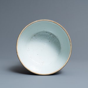 Un bol couvert en porcelaine de Chine en bleu et blanc à décor de lions bouddhistes, 19ème — photo 6