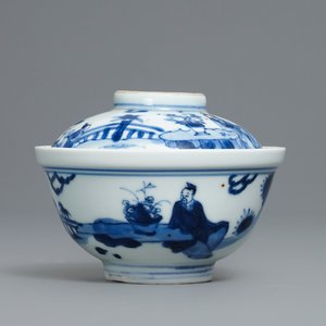 Un bol couvert en porcelaine de Chine en bleu et blanc, marque et époque de Yongzheng — photo 4