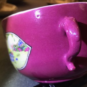 Un bol couvert en porcelaine de Chine famille rose à fond rouge rubis, Yongzheng — photo 9