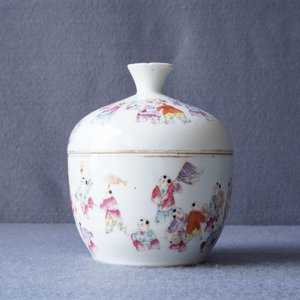 Un bol couvert en porcelaine de Chine famille rose, marque de Guangxu, 19/20ème — photo 8