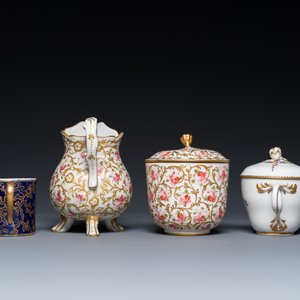 Un bol couvert et deux soucoupes en porcelaine de Meissen, une verseuse, un bol couvert et une tasse de style de Sèvres, Allemagne et France, 19/20ème — photo 7