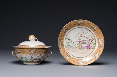 Un bol couvert et son assiette assortie en porcelaine de Chine famille rose de Canton, 19ème