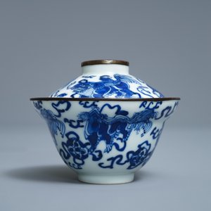 Un bol couvert et son présentoir en porcelaine de Chine 'Bleu de Hue' pour le Vietnam, 19ème — photo 5