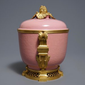 Un bol couvert monté en bronze doré en porcelaine rose monochrome, Samson, Paris, 19ème — photo 4
