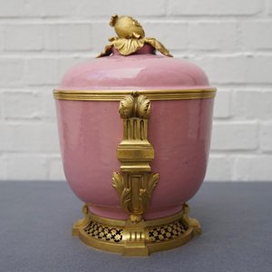 Un bol couvert monté en bronze doré en porcelaine rose monochrome, Samson, Paris, 19ème — photo 9