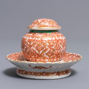 Un bol couvert sur support en porcelaine de Chine de style Bencharong pour le marché thai, 19ème — photo 3