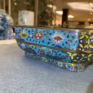 Un bol de forme carrée en émaux cloisonnés, Chine, Ming — photo 14