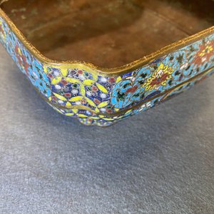 Un bol de forme carrée en émaux cloisonnés, Chine, Ming — photo 17