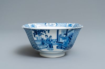 Un bol de forme carrée en porcelaine de Chine en bleu et blanc, marque de Xuande, Kangxi