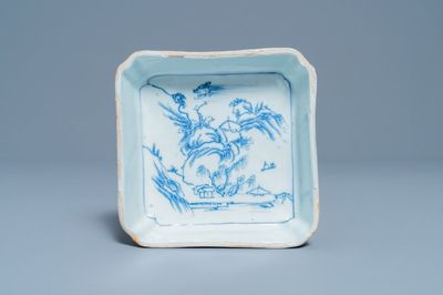 Un bol de forme carrée sur quatre pieds en porcelaine de Chine en bleu et blanc de type ko-sometsuke pour le marché japonais, Tianqi/Chongzhen