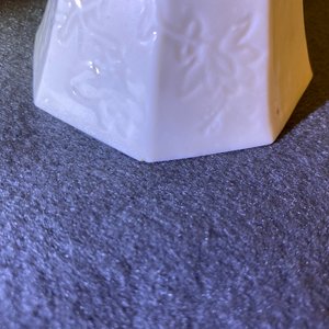 Un bol de forme octagonale en porcelaine blanc de Chine de Dehua, Kangxi — photo 13