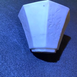 Un bol de forme octagonale en porcelaine blanc de Chine de Dehua, Kangxi — photo 15